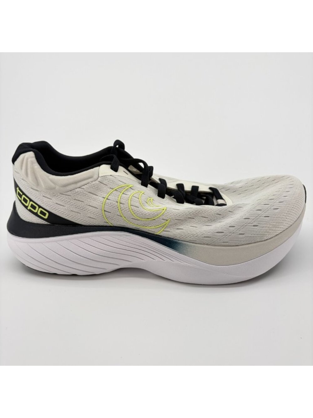 Topo Atmos Mens Size 8.5 Bone Black Athletic Running Walking Shoes Sneakers